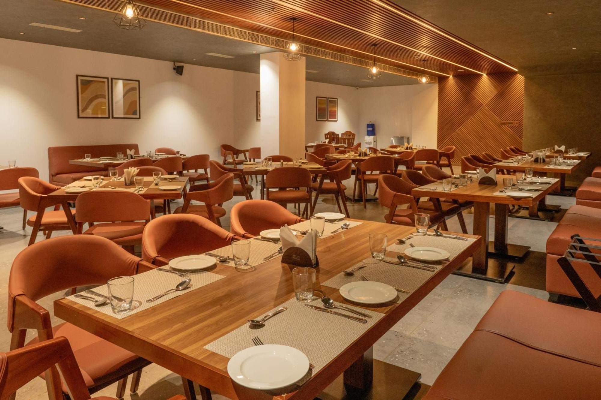 Gokulam Park Guruvayur Hotel Bagian luar foto