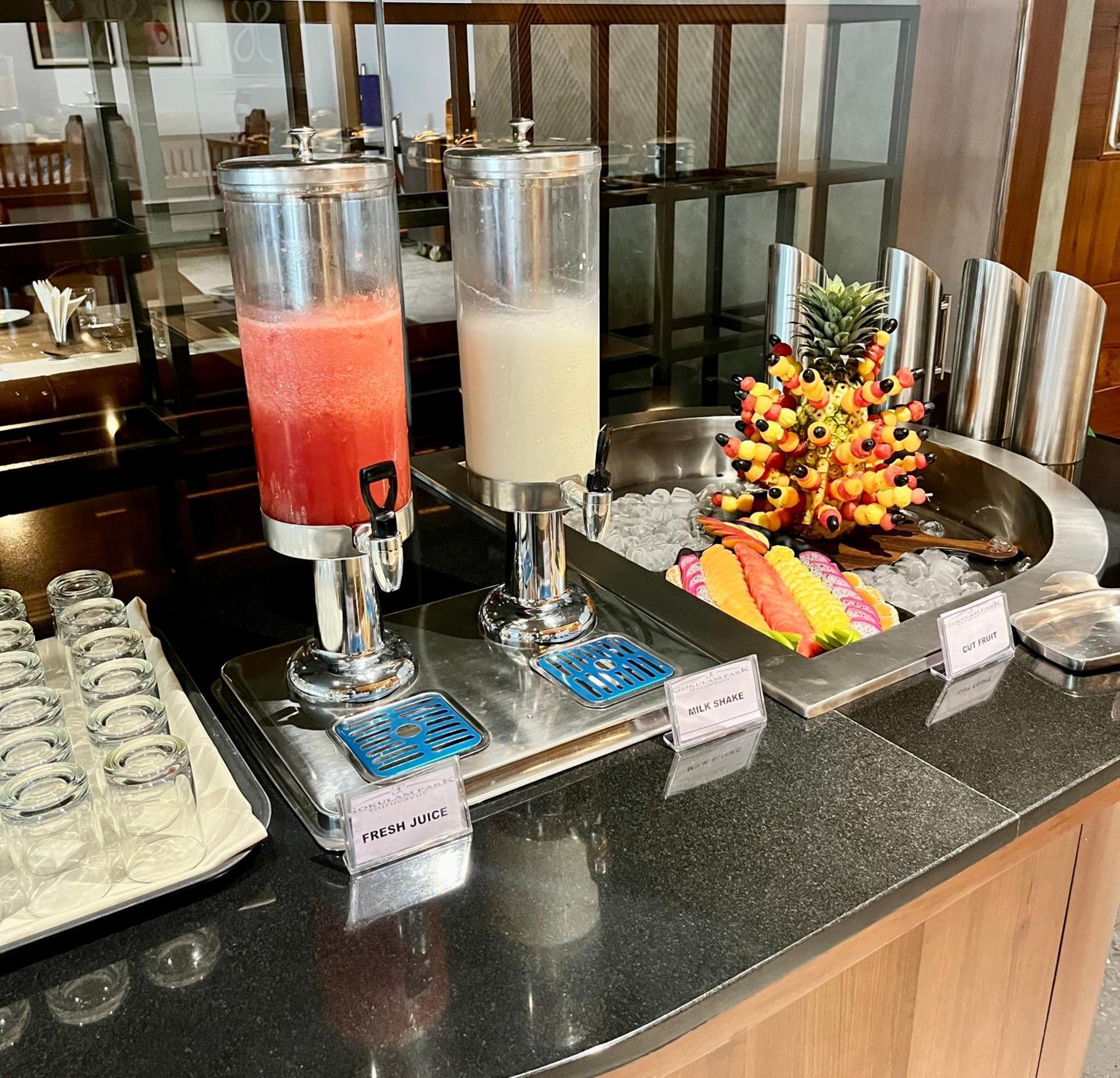 Gokulam Park Guruvayur Hotel Bagian luar foto