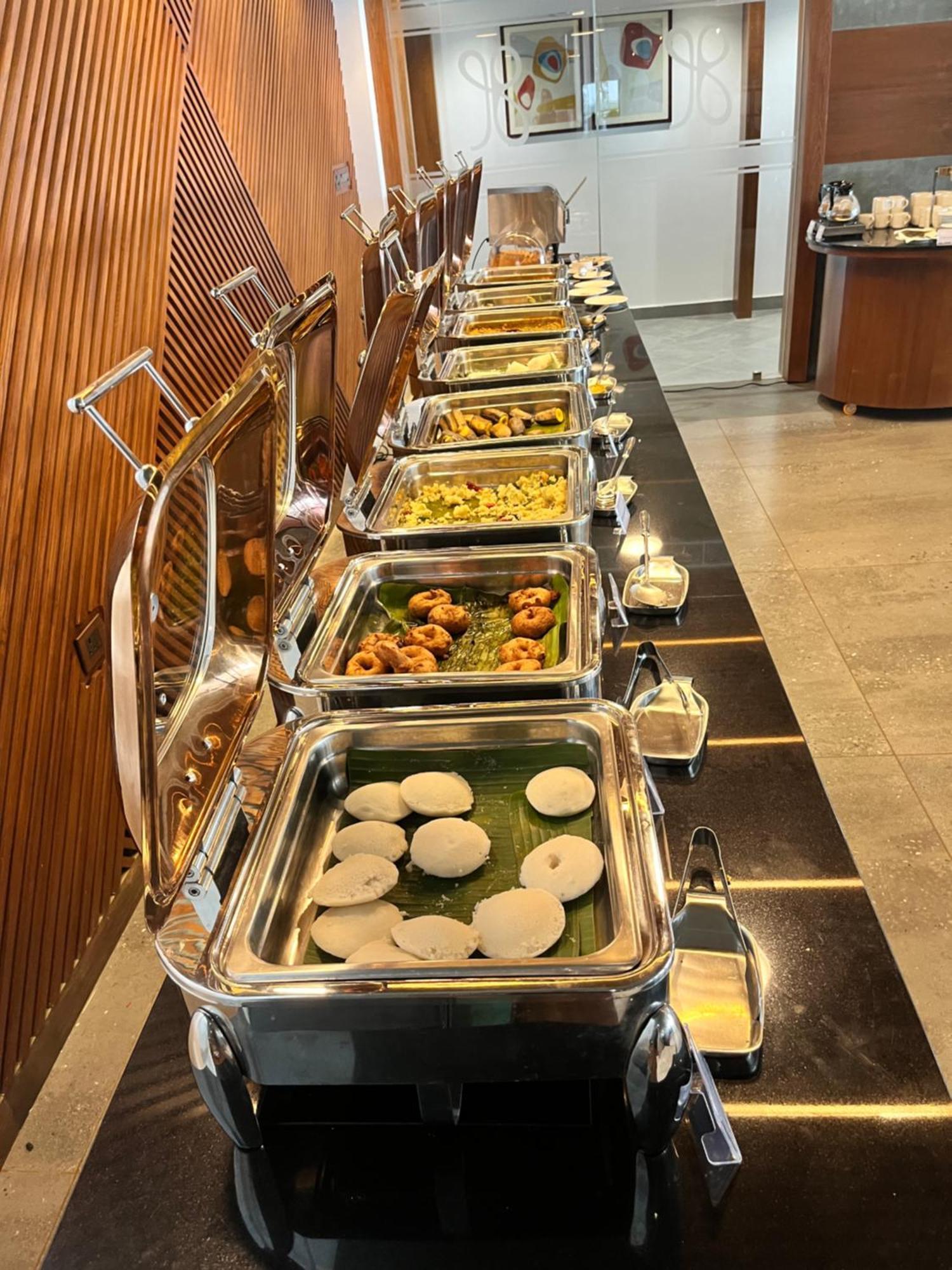 Gokulam Park Guruvayur Hotel Bagian luar foto