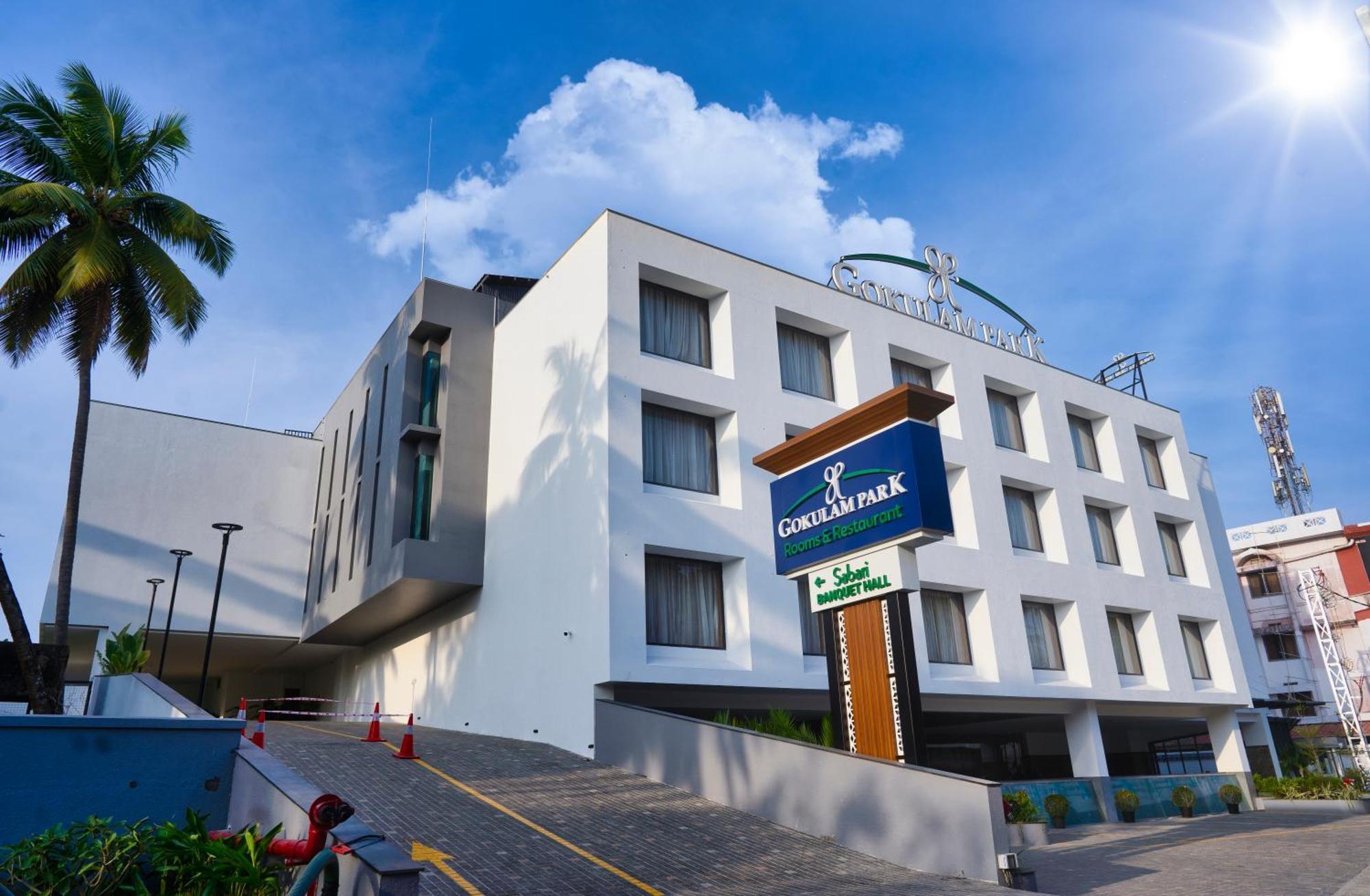 Gokulam Park Guruvayur Hotel Bagian luar foto