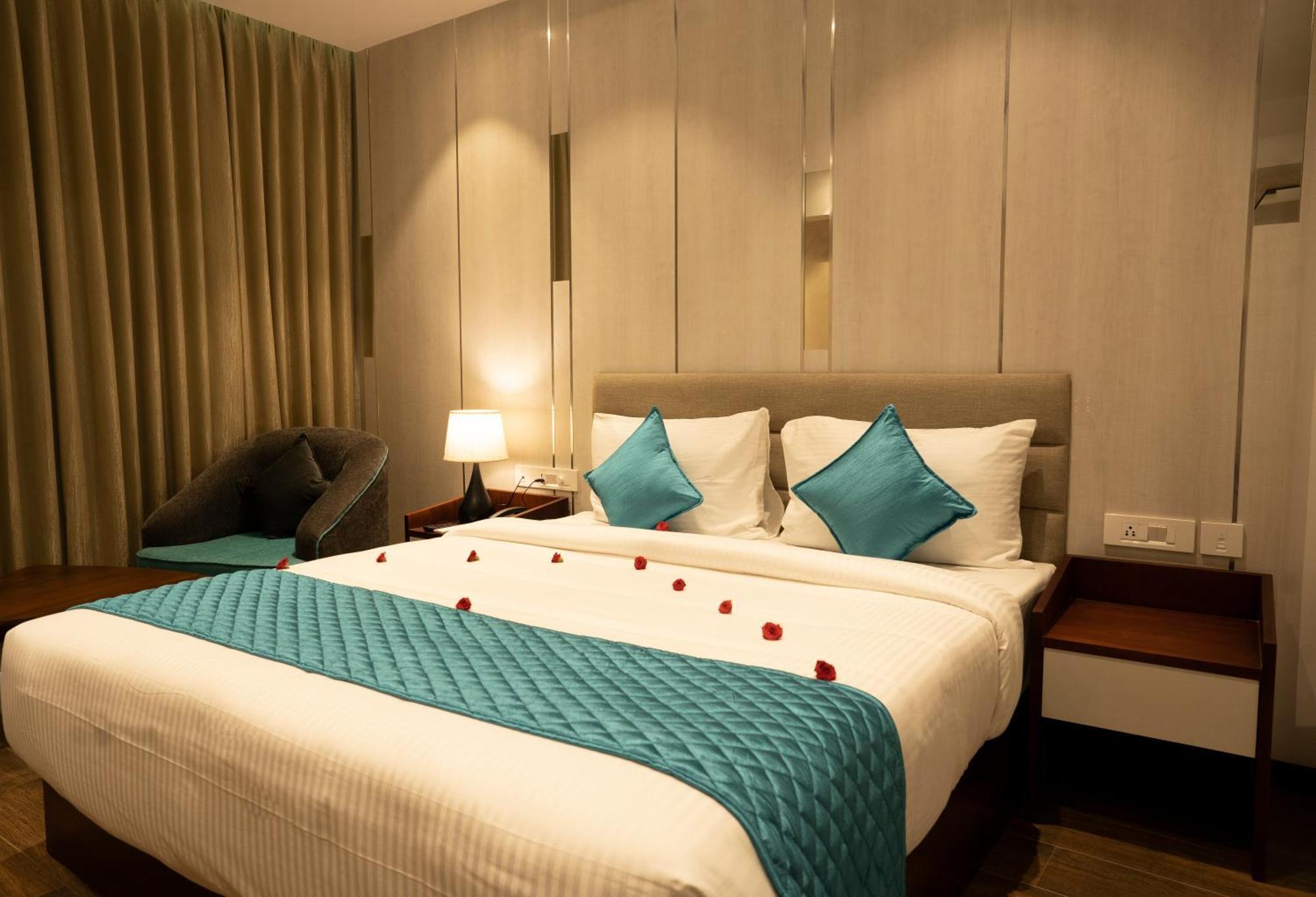 Gokulam Park Guruvayur Hotel Bagian luar foto